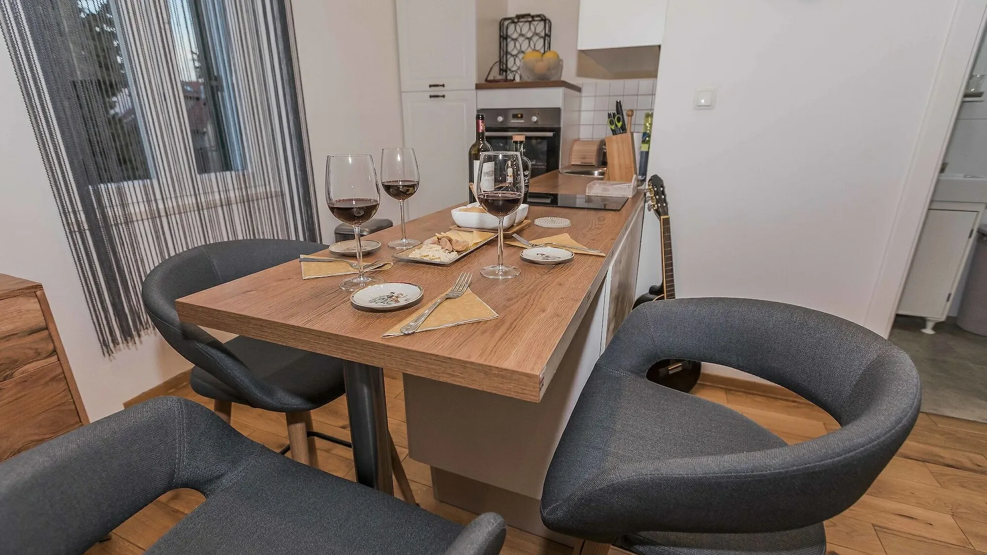 Horizon Apartment Split